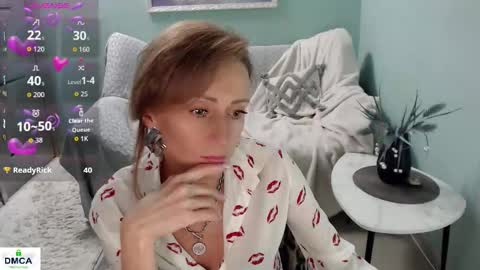Snapshot of veronicagilbert chatting on October 22, 7:44 am Helen online show from October 22, 7:44 am