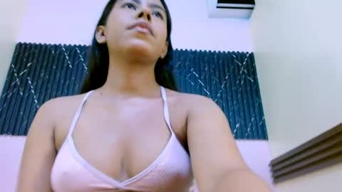 Veronica Robles online show from June 2, 6:32 pm