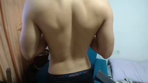 versatileguuy online show from April 21, 10:39 pm