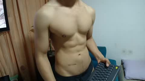 versatileguuy online show from April 28, 10:47 pm