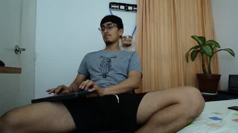 versatileguuy online show from December 20, 2:29 am