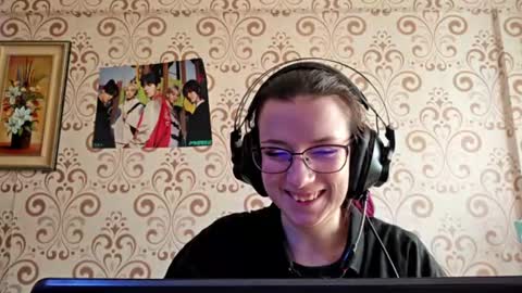 versieskains online show from August 2, 11:12 am