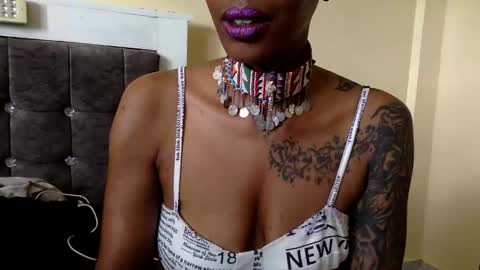 DarkBerryBliss online show from April 19, 1:23 pm