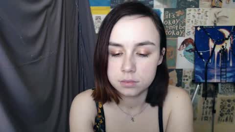 veryveryvery_shy online show from February 20, 12:47 pm