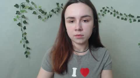 veryveryvery_shy online show from March 21, 8:19 am