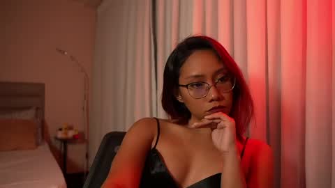 Vexa Nyx online show from May 8, 1:17 pm