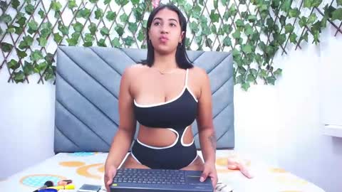 Snapshot of vfridaper chatting on October 9, 2:00 pm Frida online show from October 9, 2:00 pm