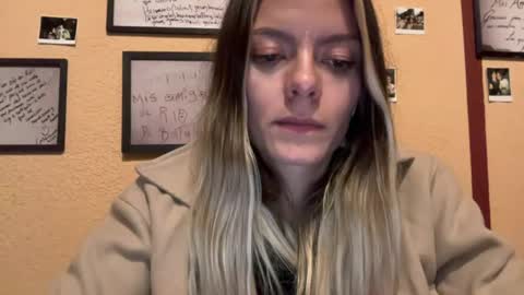 papichulo y mamichula online show from June 27, 2:39 am