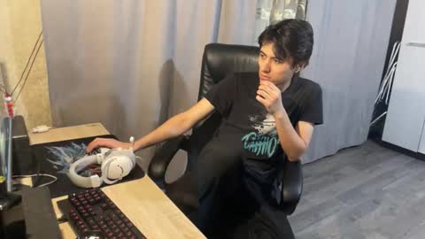 vialeras online show from December 15, 9:44 pm