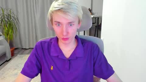 vibemygirl online show from December 15, 11:39 am