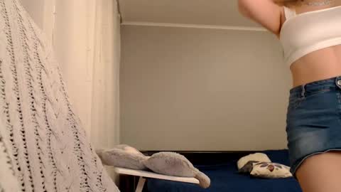 Amelia online show from December 5, 5:44 pm