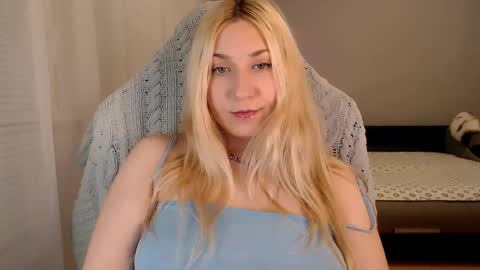 Amelia online show from December 3, 5:35 pm