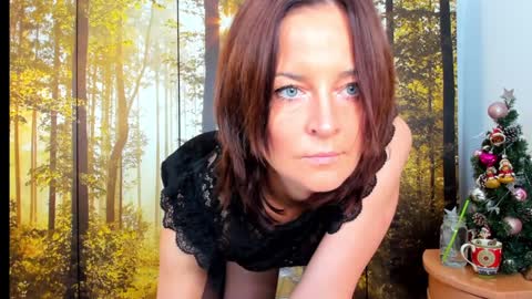 ViciousQueenu can call me Laura online show from December 15, 6:53 am