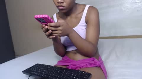 vickyblissx online show from November 3, 4:13 am