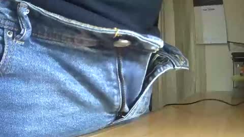 VictorHume online show from January 5, 6:00 pm