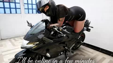 Victoria Collins online show from April 22, 2:46 pm