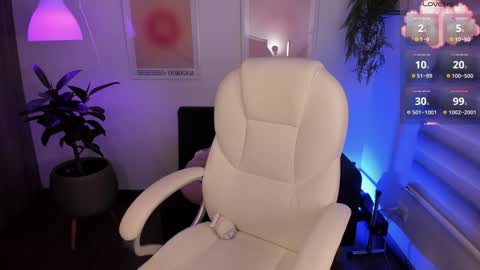 Snapshot of victoria_korss chatting on January 7, 8:03 am Victoria  online show from January 7, 8:03 am