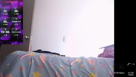 Snapshot of victoria_lehee chatting on December 19, 1:51 pm Victoria online show from December 19, 1:51 pm