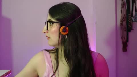 Victoria online show from December 2, 9:35 pm