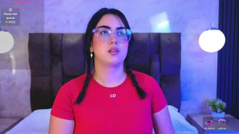 Victoria Andrade online show from May 17, 12:36 pm