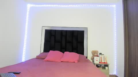 VICTORIA online show from March 9, 11:56 pm