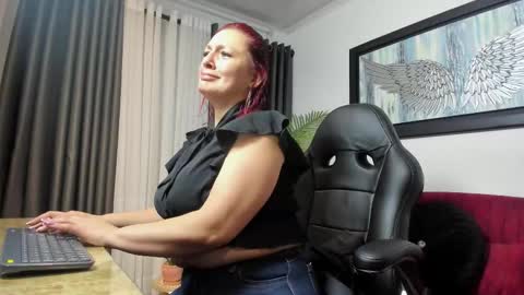 victoriapaker online show from March 28, 11:33 am