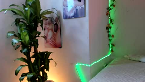 victoriasmithtv online show from May 24, 6:14 pm