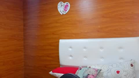 Victoria online show from December 4, 3:59 pm