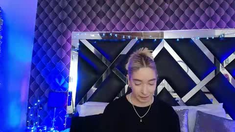 victtoria lee online show from March 2, 7:53 pm