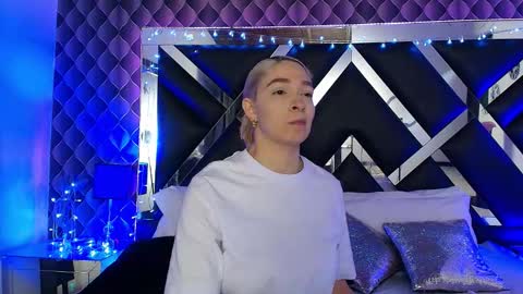 victtoria lee online show from February 23, 7:38 pm