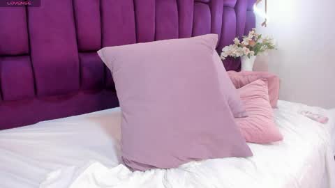 viena online show from May 16, 7:16 am