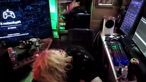 Vie ViXiiiN online show from April 28, 10:52 am