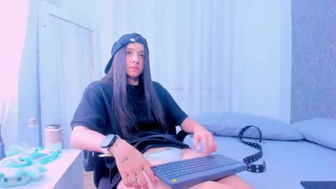 viictoriiasaenz online show from March 10, 4:22 pm