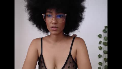 viiolettaaa online show from May 15, 9:44 pm