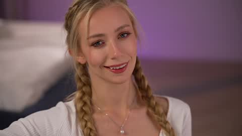 vika54784 online show from November 7, 3:42 am