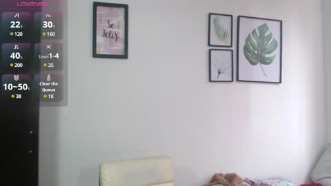 Snapshot of viki_mom chatting on January 25, 4:46 pm Viki Mom  online show from January 25, 4:46 pm