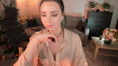 Viki Bellson online show from October 3, 6:38 pm