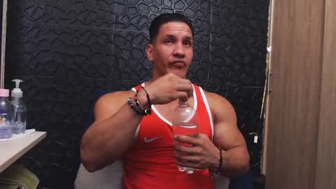 Viktor Herrera online show from November 5, 3:58 pm