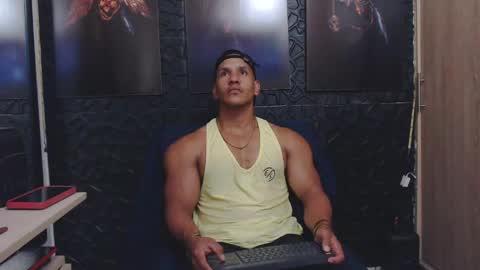 Viktor Herrera online show from May 21, 8:04 pm