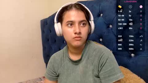 vikysexy28 online show from February 12, 5:55 am