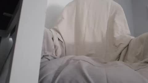 Snapshot of vin_dick_tive_ chatting on October 21, 2:32 pm Vincent online show from October 21, 2:32 pm