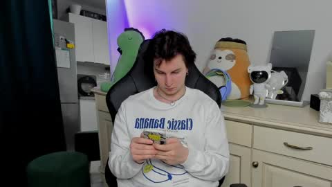 Vincent Strong online show from April 19, 9:32 am