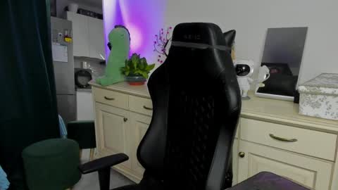 Vincent Strong online show from April 24, 10:17 am