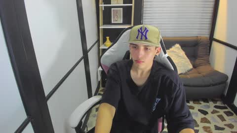 Vincent online show from December 10, 11:51 pm