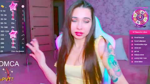 Vinkiepinkie online show from April 24, 5:59 pm