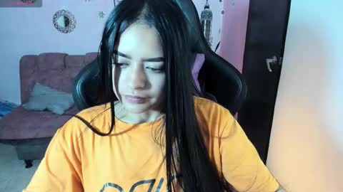 Snapshot of vio_let_ chatting on October 20, 7:57 am Daniela online show from October 20, 7:57 am