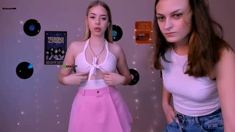 viola_sweet_ online show from May 20, 9:27 am