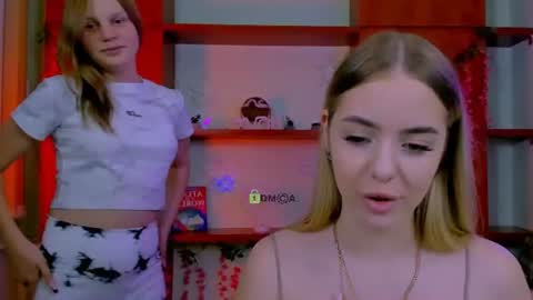 viola_sweet_ online show from July 3, 9:03 am