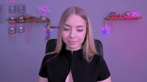 viola_sweet_ online show from May 24, 9:05 am
