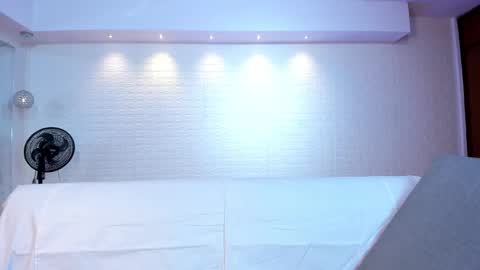 Violett  Everyday From 0530 to 1430 Col Time online show from October 24, 11:11 am